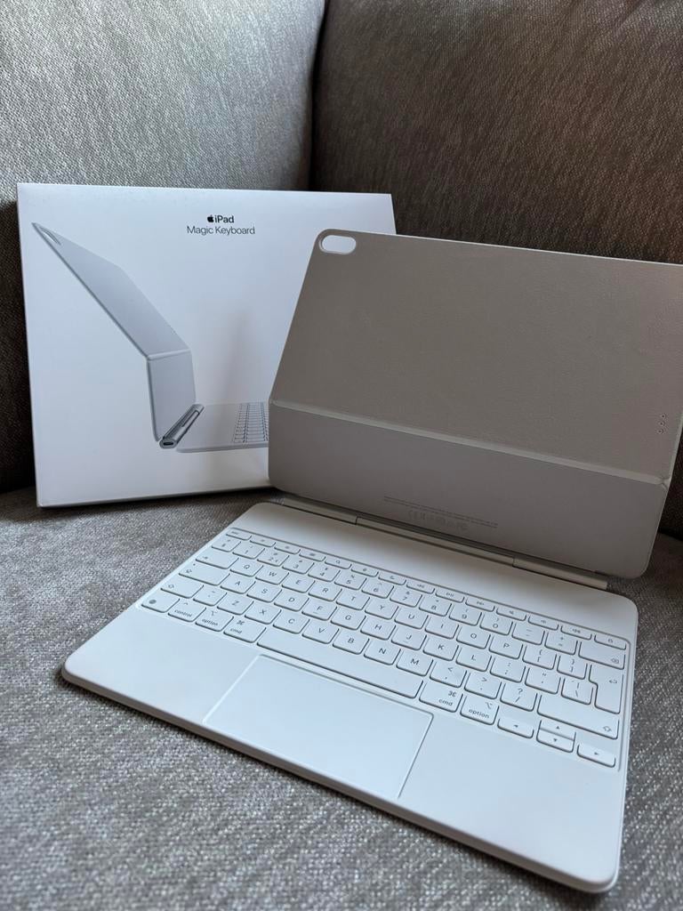 Apple Air Magic Keyboard 13 inch, Computers en Software, Ophalen of Verzenden, Zo goed als nieuw, Bescherming voor- en achterkant