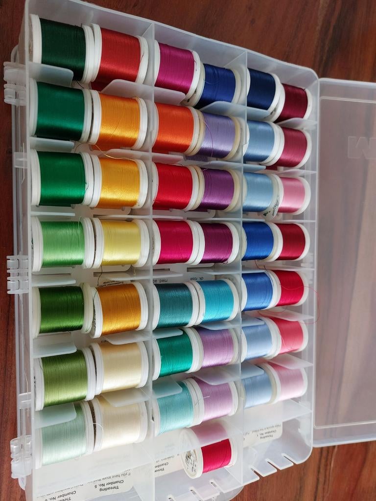 Madeira Garen Set - 84 Spoelen in Diverse Kleuren, Ophalen, Gebruikt, Garen of Naald(en)