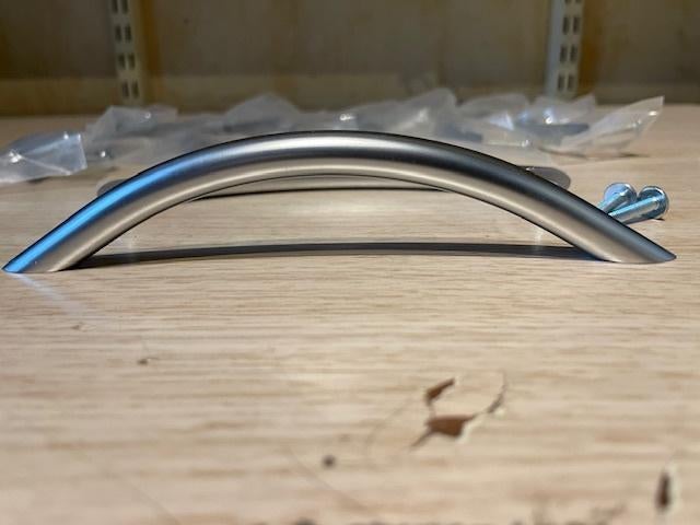 Nr.356: Handgrepen, meubelgreep gebogen, verchroomd, p/st, Huis en Inrichting, Keuken | Keukenelementen, Ophalen of Verzenden