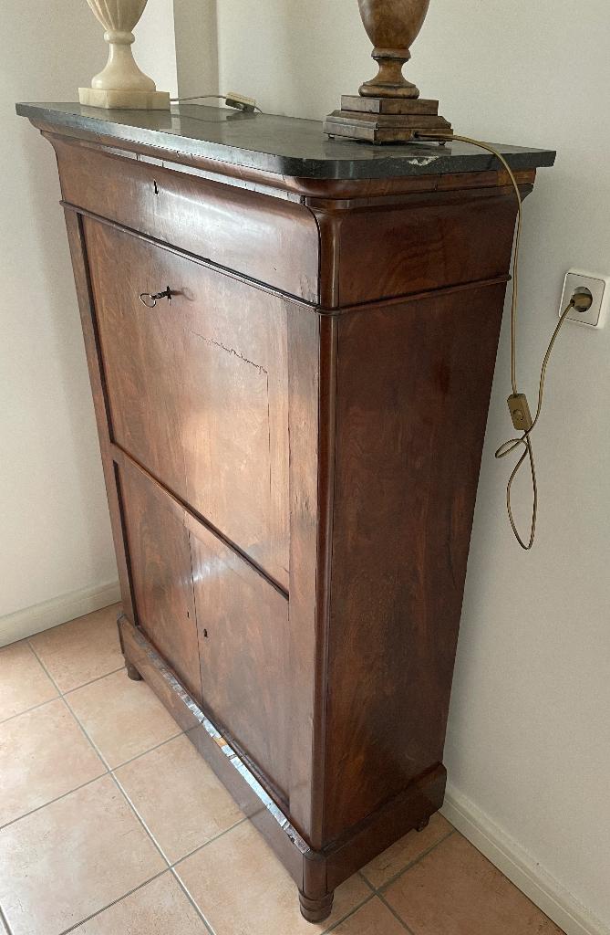 Napoleontische mahonie kast met bureau, Ophalen