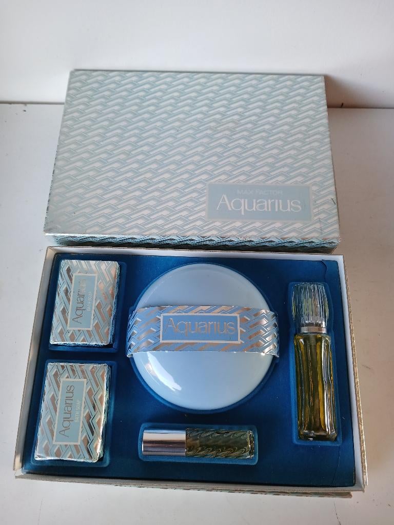 RARITEIT !!! Max Factor Aquarius geschenkdoos : PARFUM, zeep, Verzamelen, Parfumverzamelingen, Zo goed als nieuw, Parfumfles, Gevuld