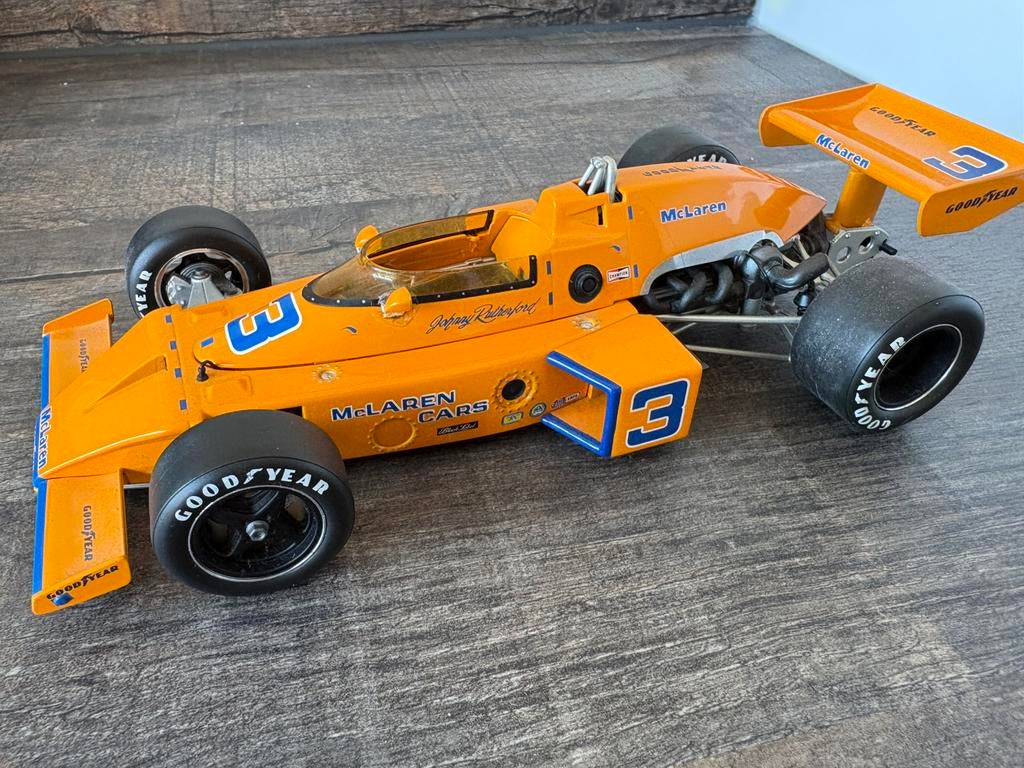 Mclaren M16 Johnny Rutherford Carousel 1 schaal 1:18, Hobby en Vrije tijd, Ophalen of Verzenden, Zo goed als nieuw, Auto, Overige merken
