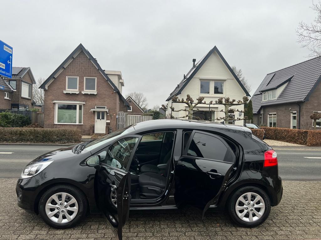 Kia Rio 1.2 CVVT Super Pack 112.000 km NL-AUTO-NAP, Euro 5, Zwart, 4 cilinders, Zwart