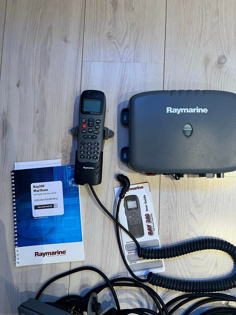 Raymarine Navigatie Set: Marifoon, Plotter, Radar, Ophalen, Gebruikt, Communicatie