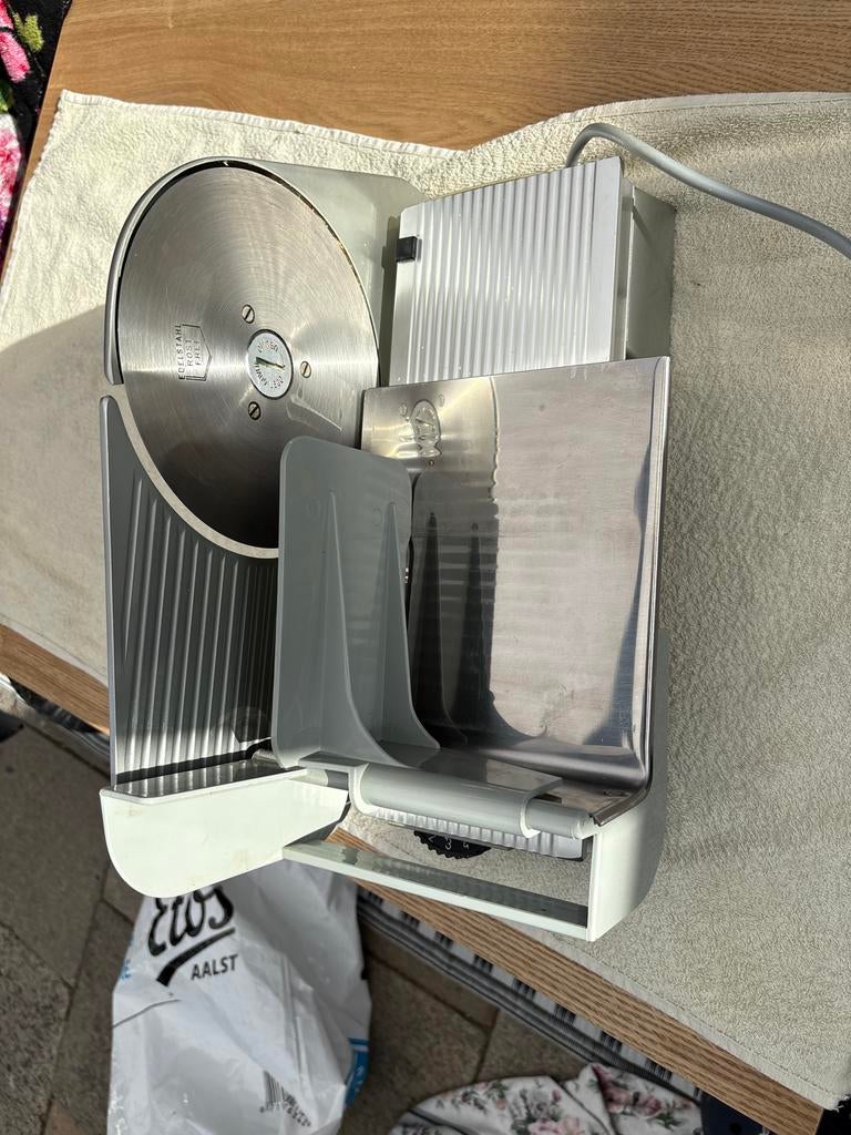 Elektrische Broodsnijmachine met Messenslijper, Ophalen, Gebruikt