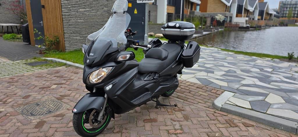 Suzuki Burgman 650 ZA Executive 2015 Givi Pack Touring, Motoren, Motoren | Suzuki, Particulier, Scooter
