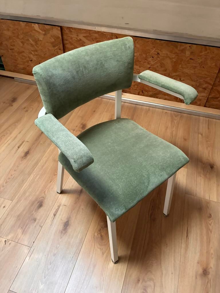 Eetkamer stoel met groen stof, Huis en Inrichting, Fauteuils, Ophalen of Verzenden, Zo goed als nieuw, Stof, 50 tot 75 cm
