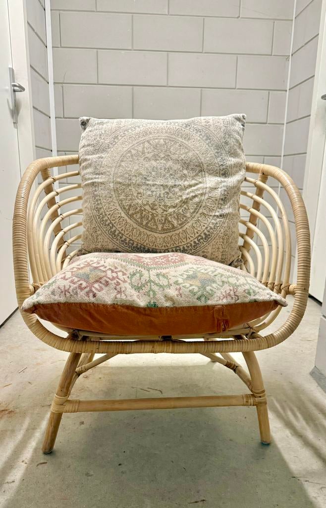 Rotan fauteuil stoel Buskbo. Met gratis kussens. Japandi, Ophalen, Minder dan 75 cm, Nieuw, Riet of Rotan