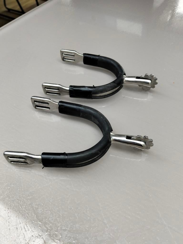 Sporen met wieltje z.g.a.n., Dieren en Toebehoren, Ophalen of Verzenden, Zo goed als nieuw