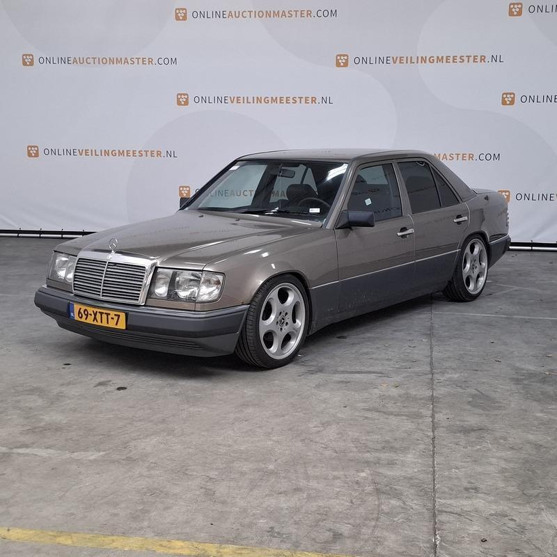 Personenauto, Mercedes-Benz, 200-500 (W124), 260 E, bruin, 1, Automaat, Achterwielaandrijving, 2597 cc, 160 pk