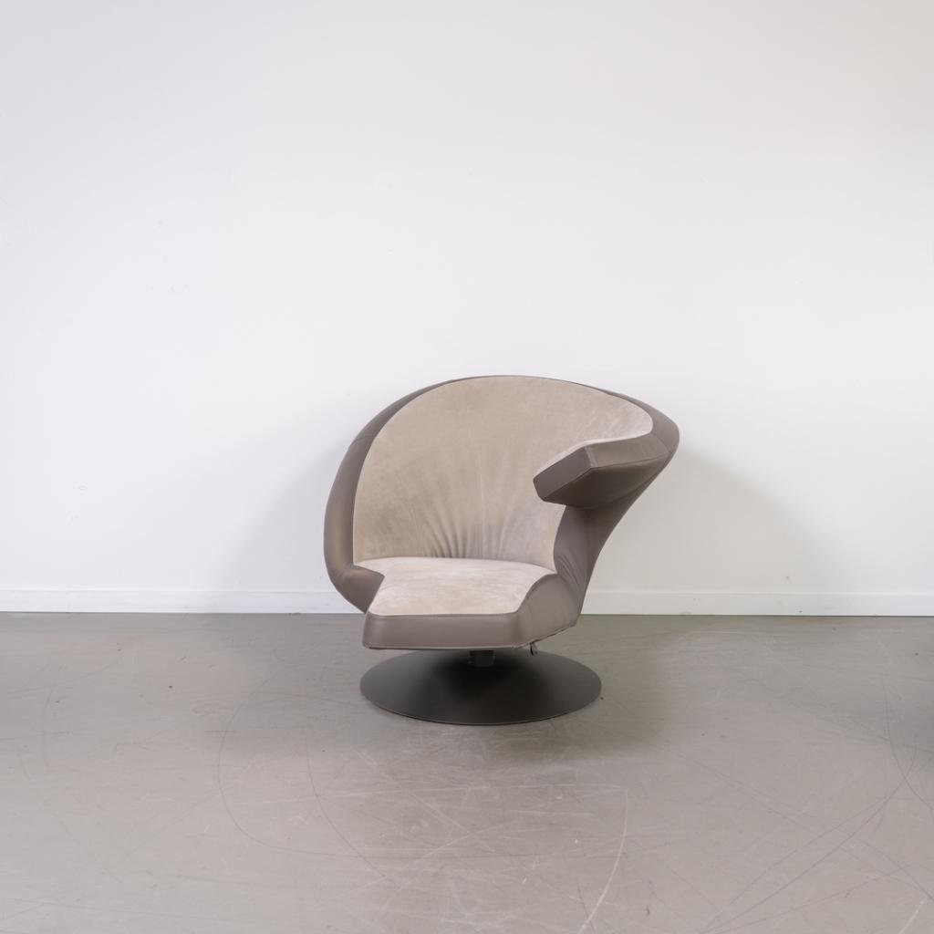 2x Leolux Parabolica Fauteuil Beige Suède/Grijs Leer - Zwart, Huis en Inrichting, Fauteuils, Niet ingevuld, Leer, Niet ingevuld