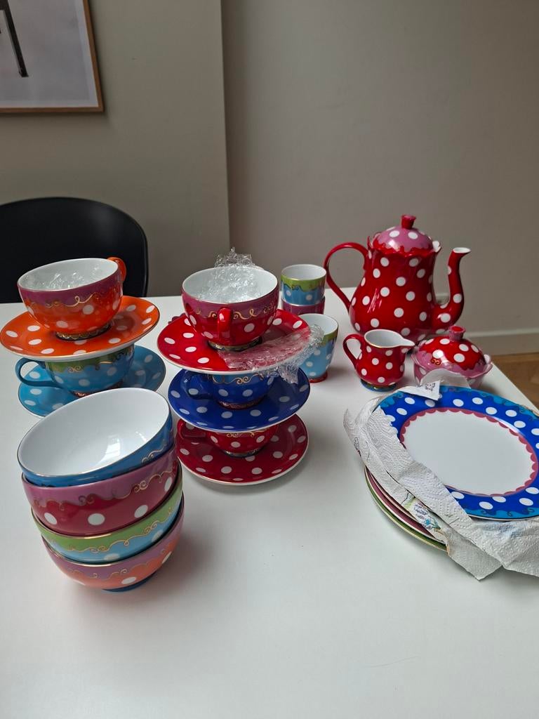 Douwe Egberts Oilily servies stippen high tea, Huis en Inrichting, Keuken | Servies, Ophalen of Verzenden, Zo goed als nieuw, Porselein