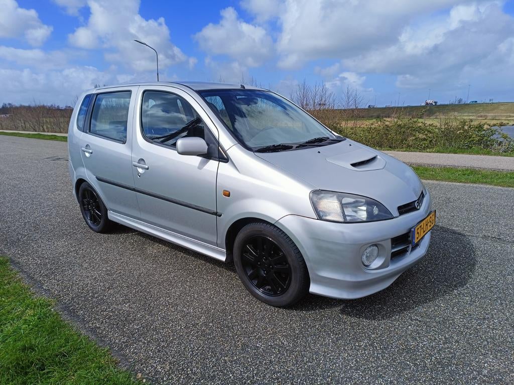 Daihatsu YRV 1.3 Turbo Automaat 2003, 31 €/maand, 4 cilinders, 129 pk, 1000 kg