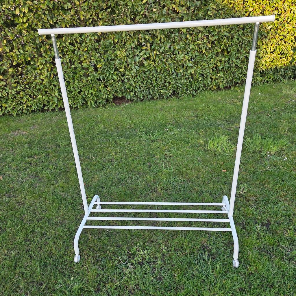 Rigga kledingrek Ikea verrijdbaar Koningsdag rommelmarkt, Ophalen, Met wielen, Zo goed als nieuw