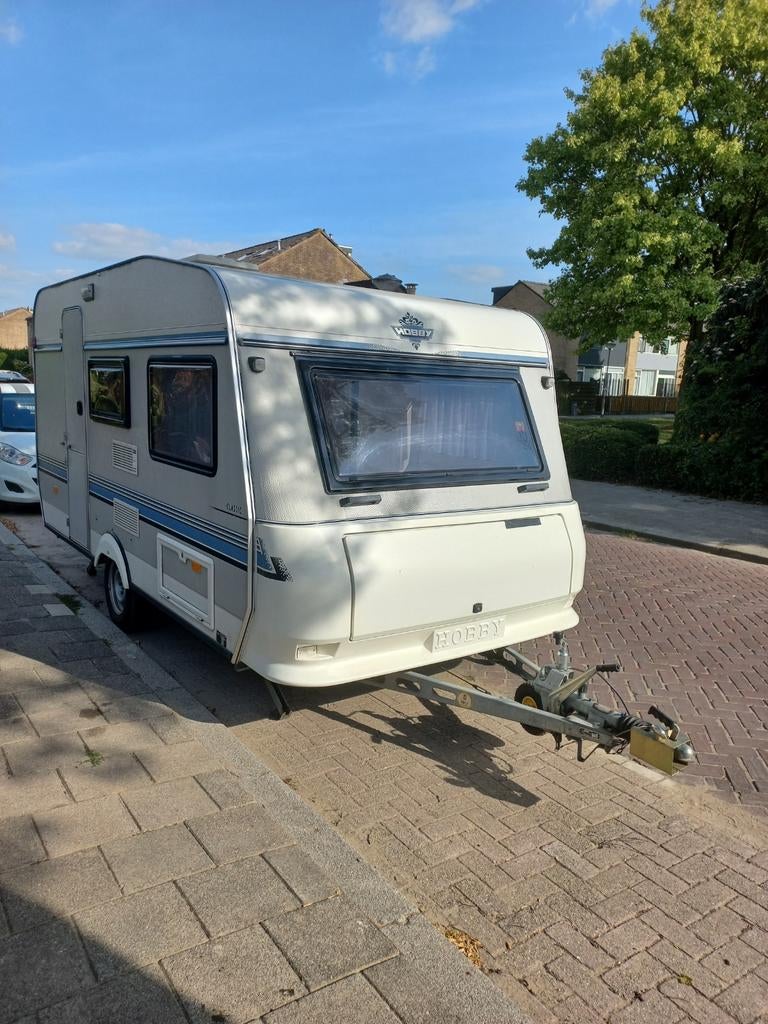 Hobby Classic met stapelbed en airco [4 personen], Caravans en Kamperen, Vast bed, Hobby, Particulier, 5 tot 6 meter