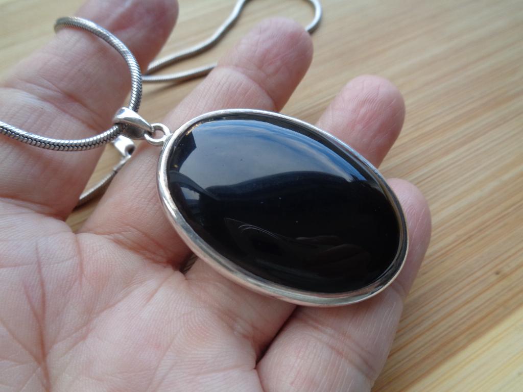 zilveren slangenketting met grote hanger zwarte steen [825], Met hanger, Verzenden, Zo goed als nieuw, Zilver