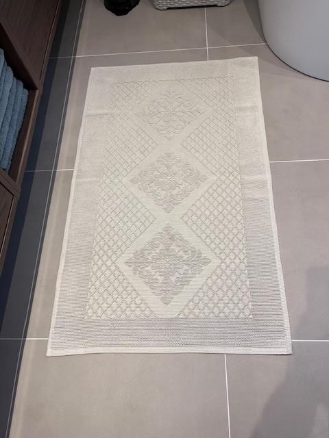 ***Badmat - 70x115 cm - offwhite/beige***, Ophalen of Verzenden, Gebruikt, Beige, Badmat
