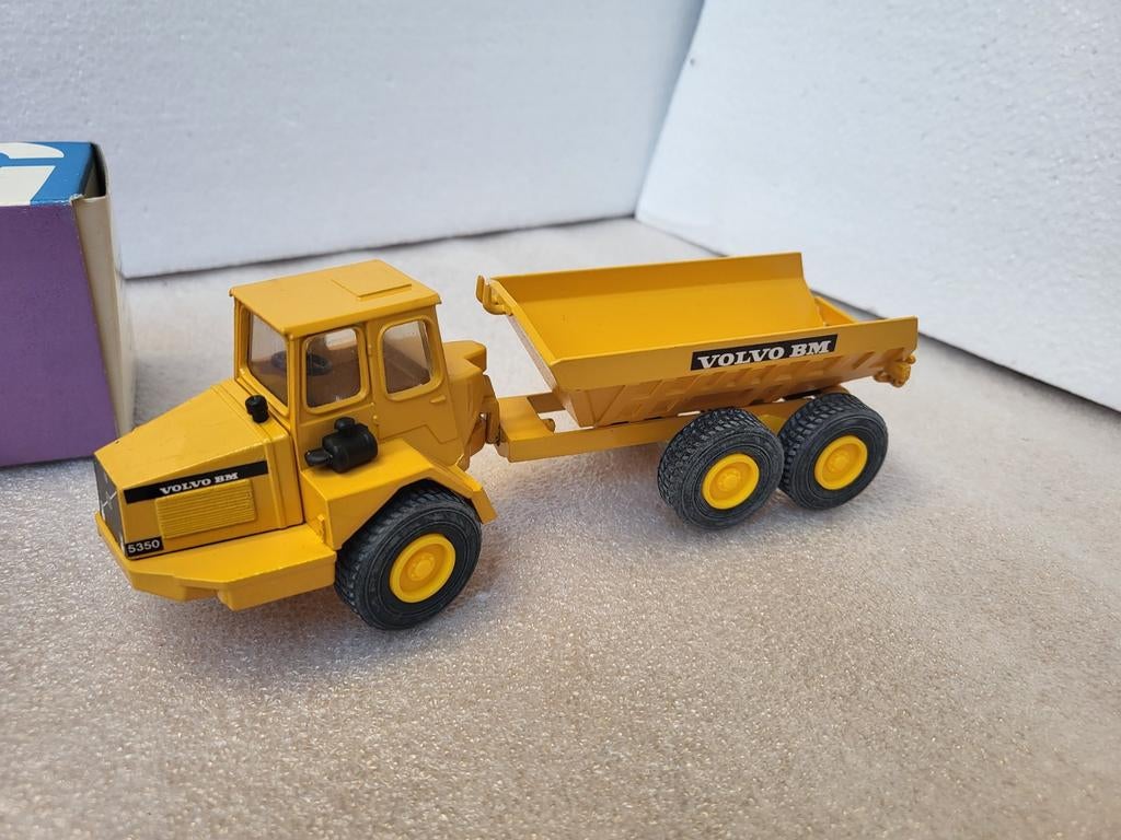 Volvo BM 5350 Dumper Model - Zo goed als nieuw, Overige merken, 1:50 of kleiner, Ophalen of Verzenden, Zo goed als nieuw