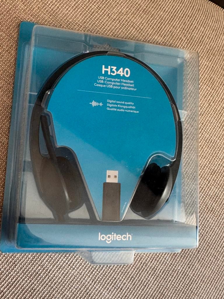 Logitech H340 USB Computer Headset, Computers en Software, Ophalen of Verzenden, Nieuw, Bedraad, On-ear