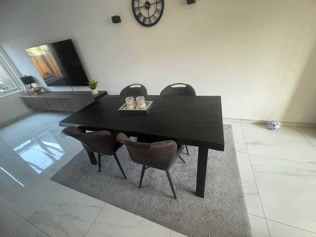 Tekoop bank/salontafel/eettafel/stoelen en jaloezien, Almere