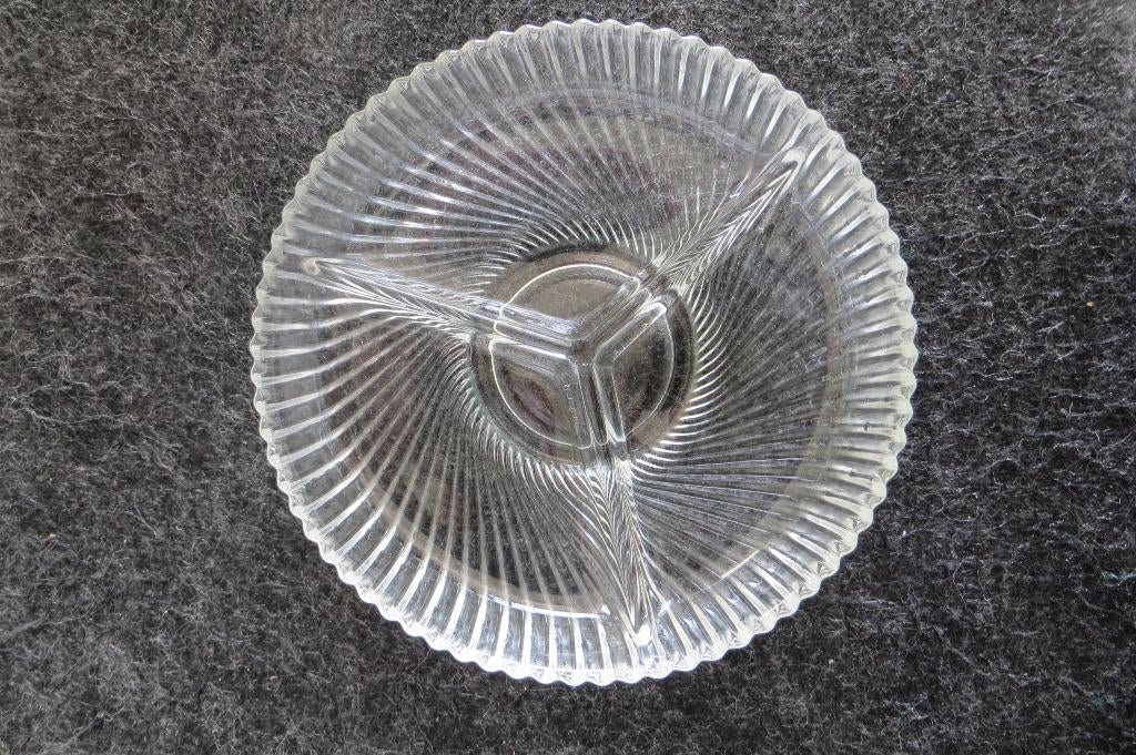 Vintage verdeelschaal van Veropa France, ribbel glas design, Ophalen of Verzenden, Overige typen