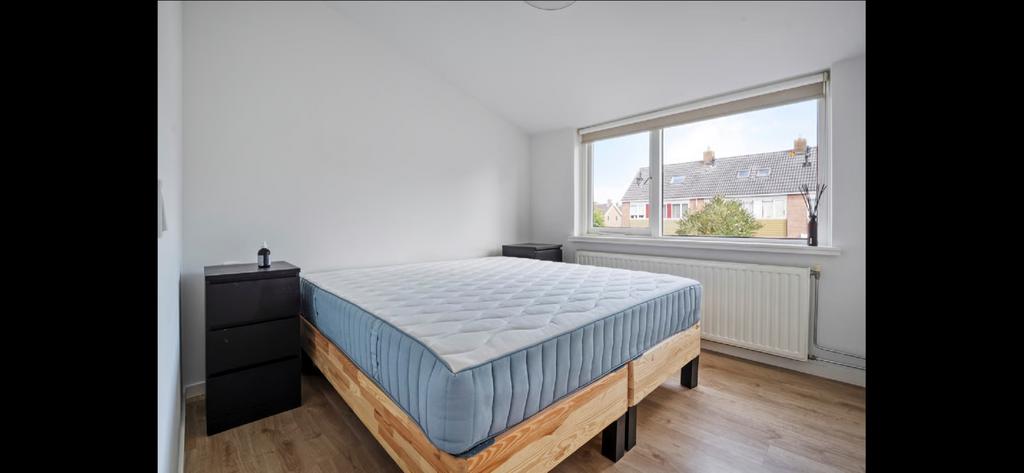 T.e.a.b 2 persoons bed 180x200, Huis en Inrichting, Slaapkamer | Bedden, Ophalen, Blauw, Tweepersoons, Zo goed als nieuw