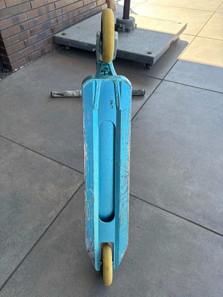 Stuntstep - Blauw/Groen - Gebruikt maar in goede staat, Fietsen en Brommers, Steps, Ophalen, Gebruikt, Overige typen