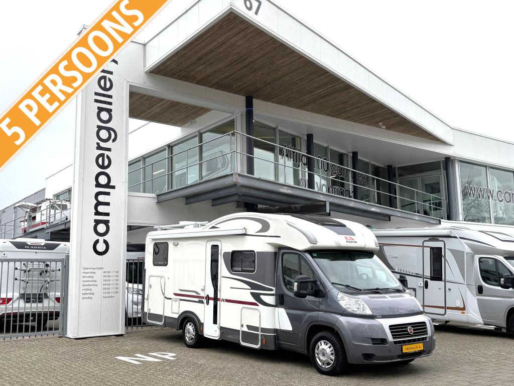 Adria Matrix M 680 SP DWARSBED+HEFBED 5 PERSOONS DAKAIRCO, Caravans en Kamperen, Fiat, 7 tot 8 meter, Bedrijf, Adria