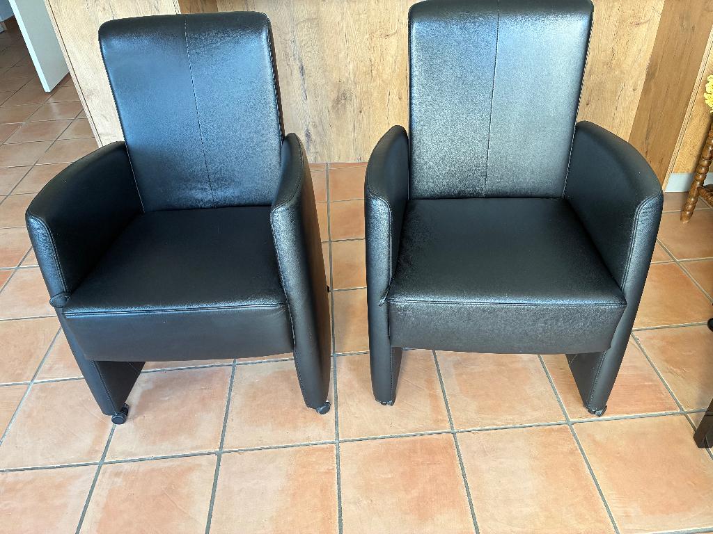 twee mooie zwarte leren stoelen, Ophalen, Gebruikt, Twee, Zwart
