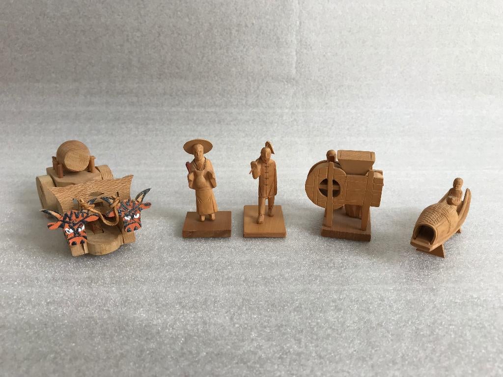 Miniatuur beeldjes hout japan china, Ophalen of Verzenden, Gebruikt, Overige typen