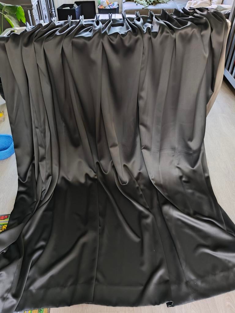 Zwart lang gordijn 210 (H) bij 140 (B), Ophalen, Gebruikt, 100 tot 150 cm, 200 cm of meer