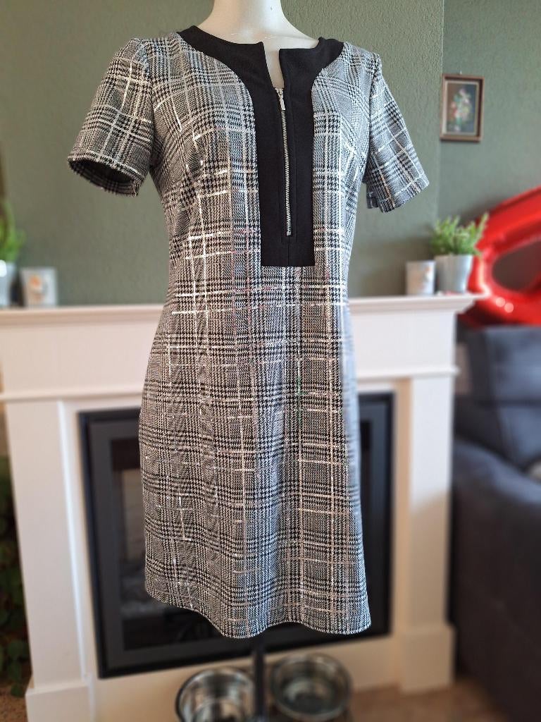 Rinascimento zwart grijs zilver geruite jurk L, Kleding | Dames, Verzenden, Zwart, Zo goed als nieuw, Knielengte