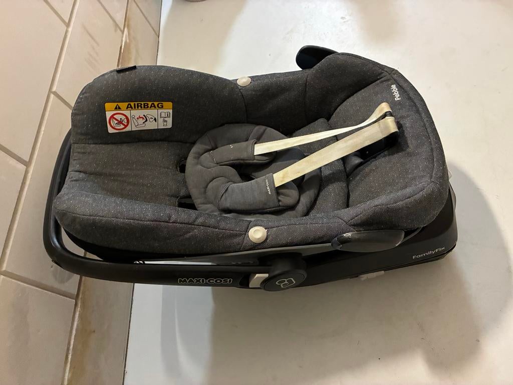 Maxi Cosi Pebble met FamilyFix isofix base, Kinderen en Baby's, Autostoeltjes, Ophalen, Gebruikt, Isofix, 0 t/m 13 kg