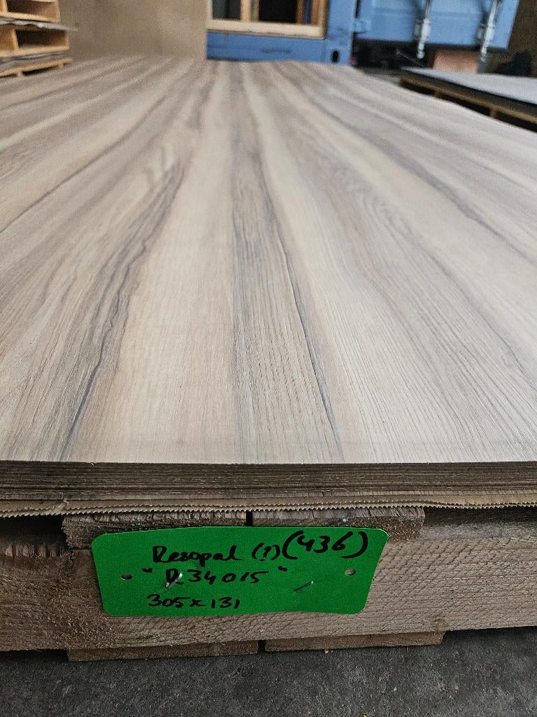 Resopal HPL fineer platen R34015 Essen Ladoga 305x131 ( 436, Ophalen, HPL, Gebruikt, Nb