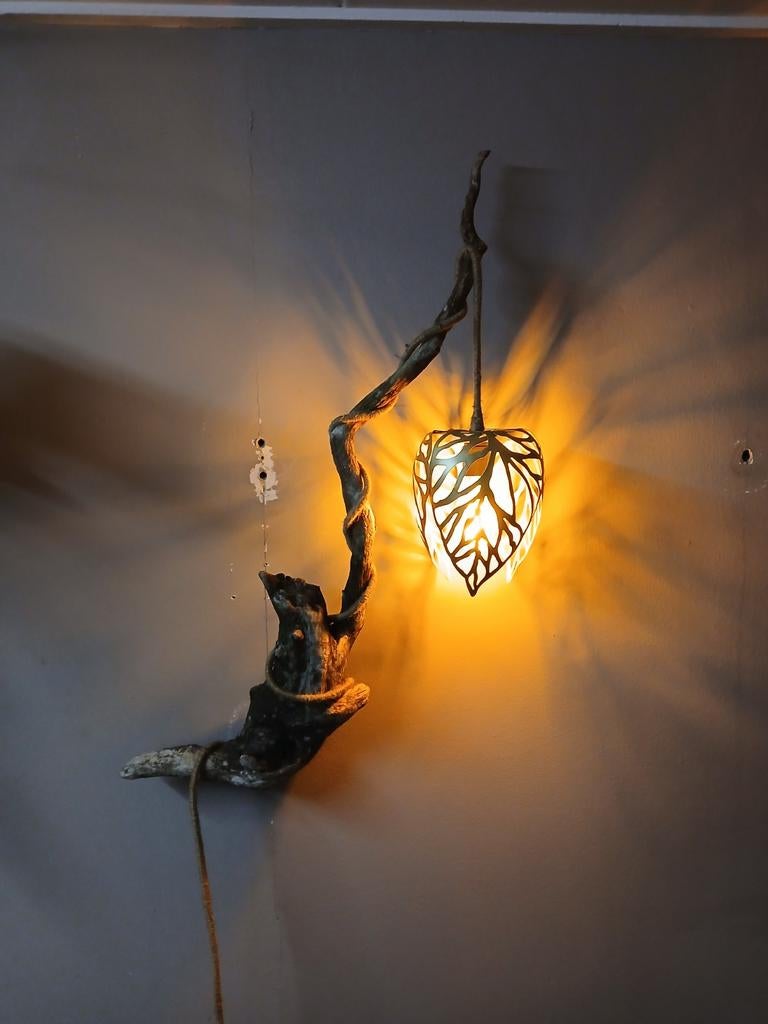 Landelijke wandlamp van drijfhout, Huis en Inrichting, Lampen | Wandlampen, Ophalen of Verzenden, Nieuw, Hout, Stoer sober robuust landelijk drijfhout