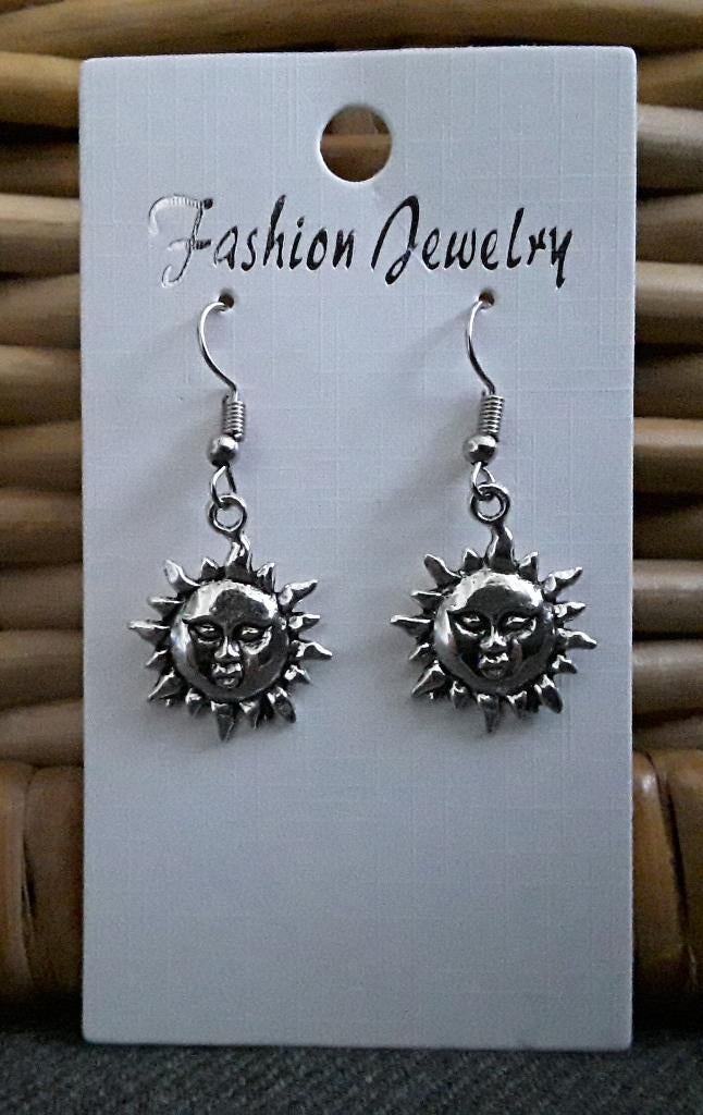 Oorbellen zon met gezicht - zonnig - mooi weer - vakantie, Overige materialen, Hangers, Nieuw, Ophalen of Verzenden