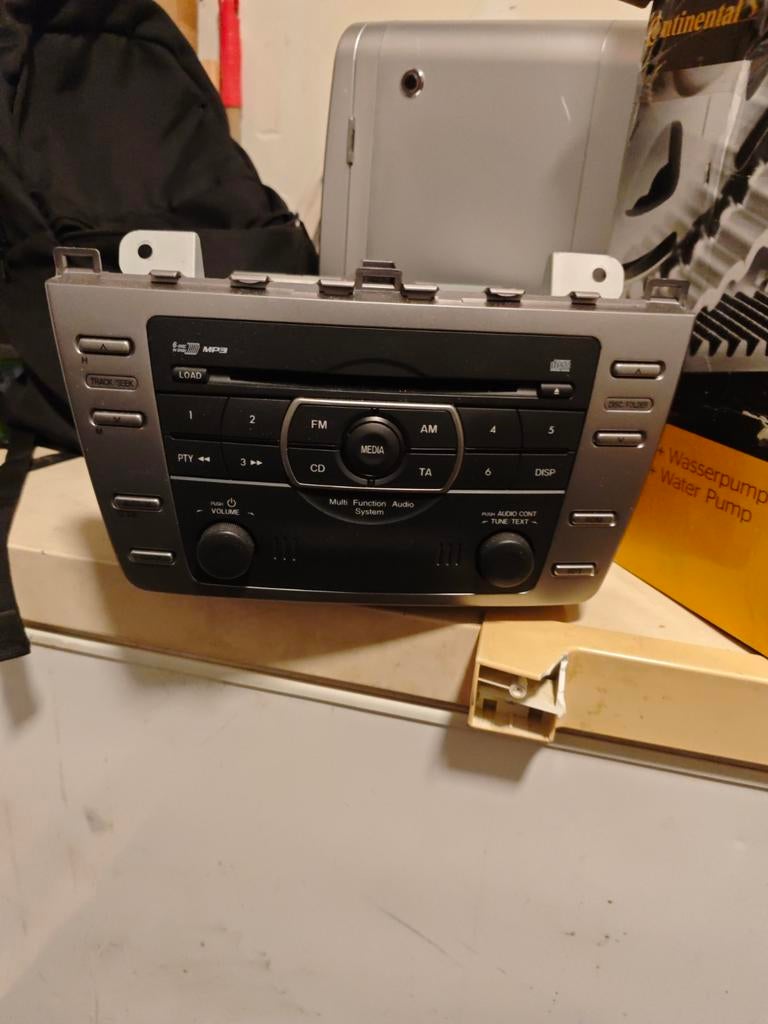 Mazda Autoradio OEM, Ophalen of Verzenden, Gebruikt