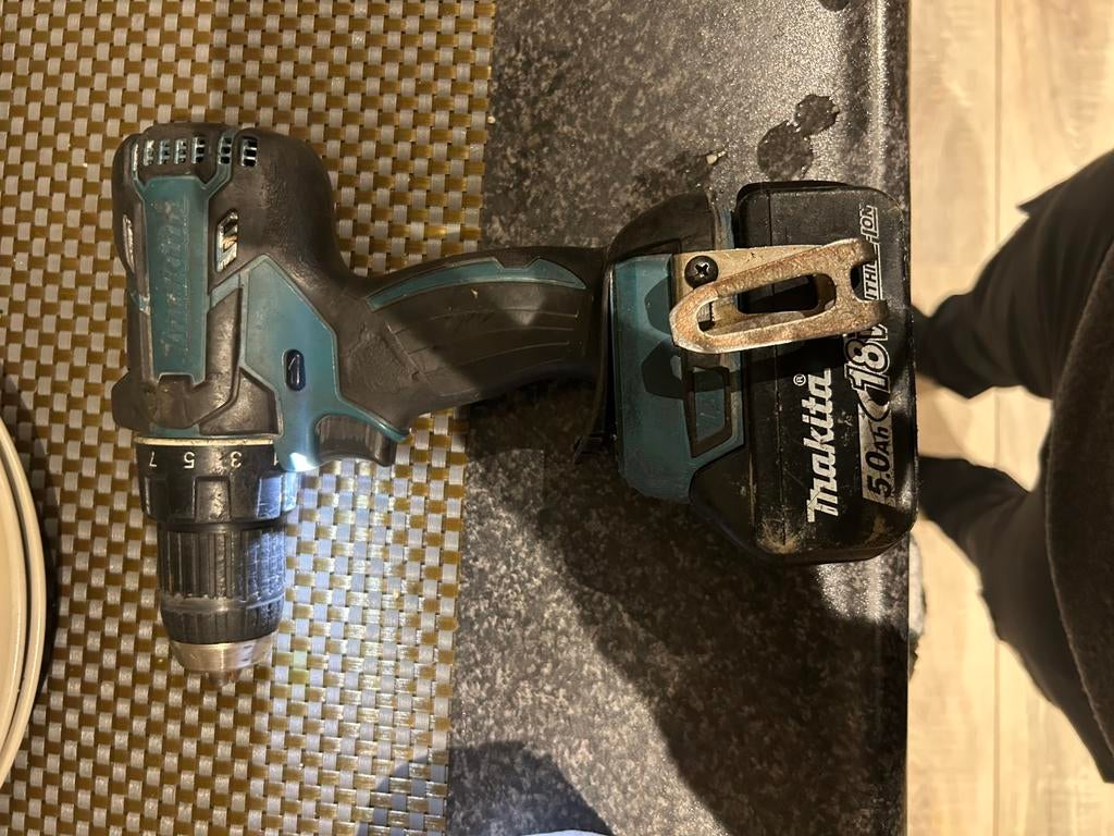 Makita boormachine (defect), Ophalen of Verzenden, Zo goed als nieuw, Boormachine