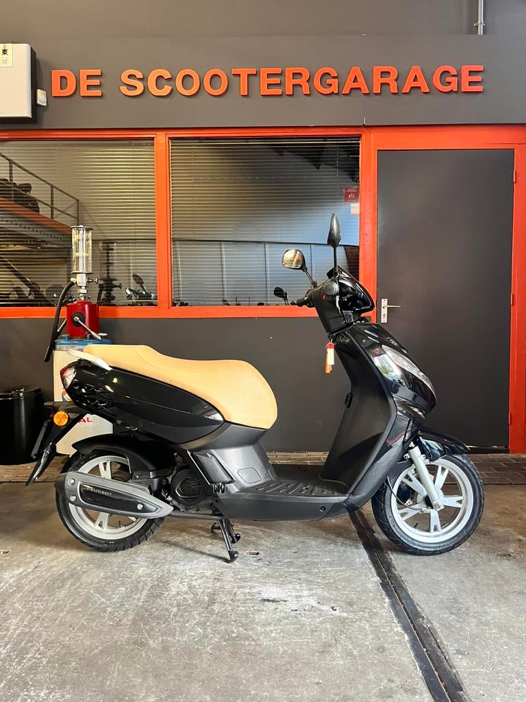 Peugeot kisbee snor 25km 2018, Fietsen en Brommers, Scooters | Peugeot, Gebruikt, Overige modellen, Maximaal 45 km/u, 49 cc