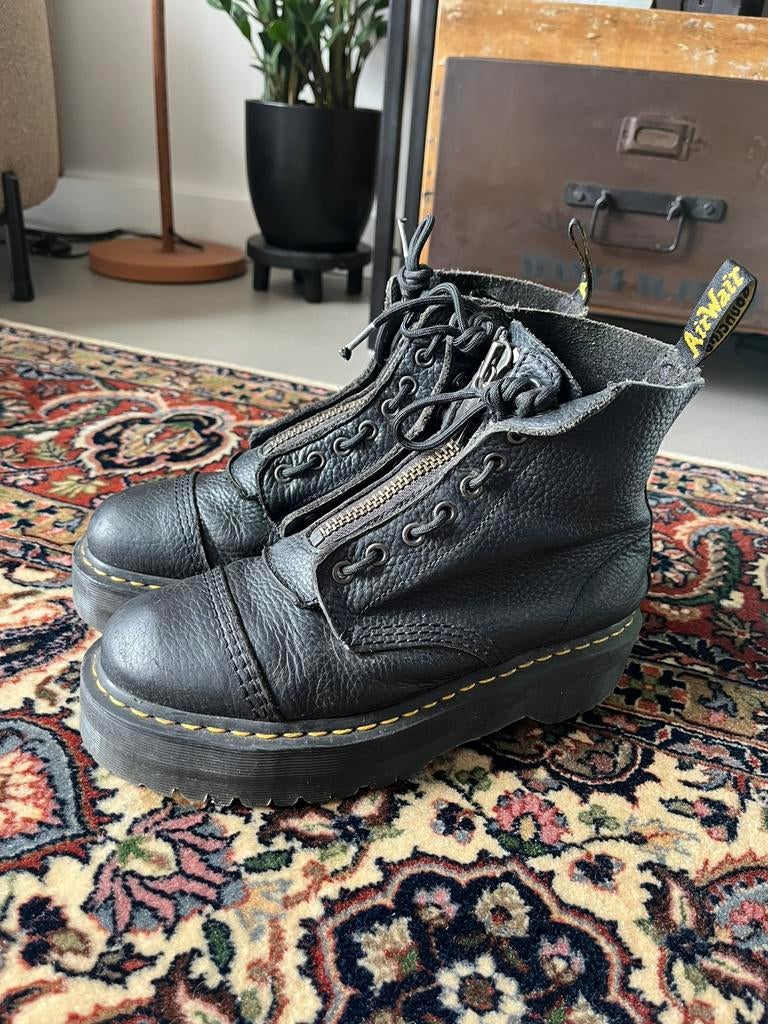 Dr Martens zwart leer plateau Jadon 41, Kleding | Dames, Schoenen, Ophalen of Verzenden, Zo goed als nieuw, Zwart