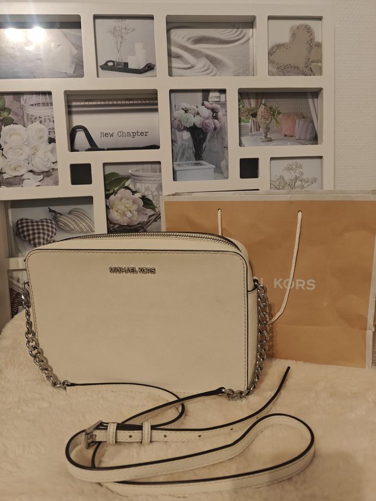 Michael Kors Schoudertas - Stijlvol en Praktisch, Sieraden, Tassen en Uiterlijk, Tassen | Damestassen, Ophalen of Verzenden, Zo goed als nieuw