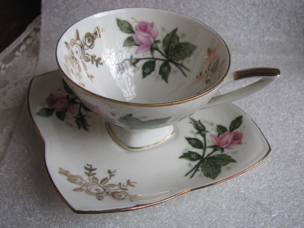 Oud Kopje met Vierkante Schotel / Rozen - ALKA Kunst Bavaria, Antiek en Kunst, Antiek | Servies los, Verzenden