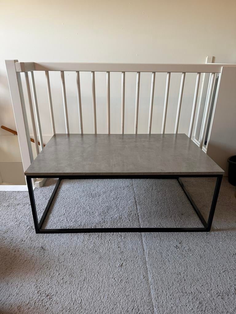 DokkenDal Salontafel €35 – Industrieel – 115x75x45 cm, Ophalen, 100 tot 150 cm, Beton industrieel, Zo goed als nieuw