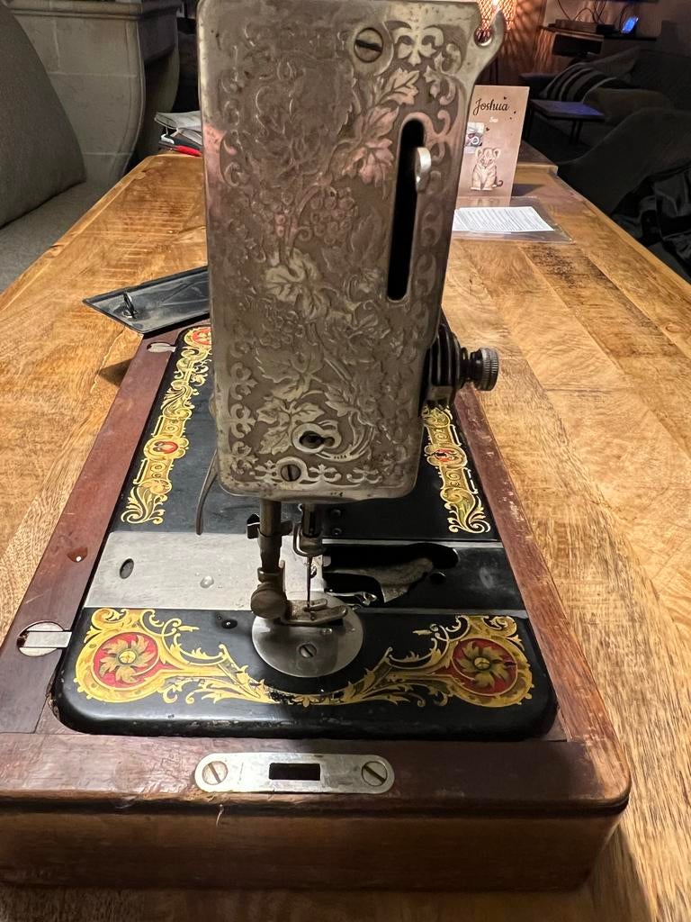 Antieke Singer Naaimachine met Houten Koffer, Ophalen
