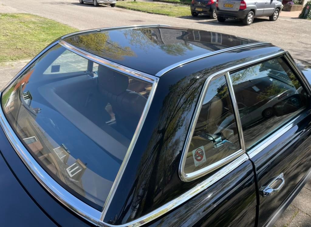 Hardtop voor de R107. Zwart met dattel/palomino, Particulier, Te koop