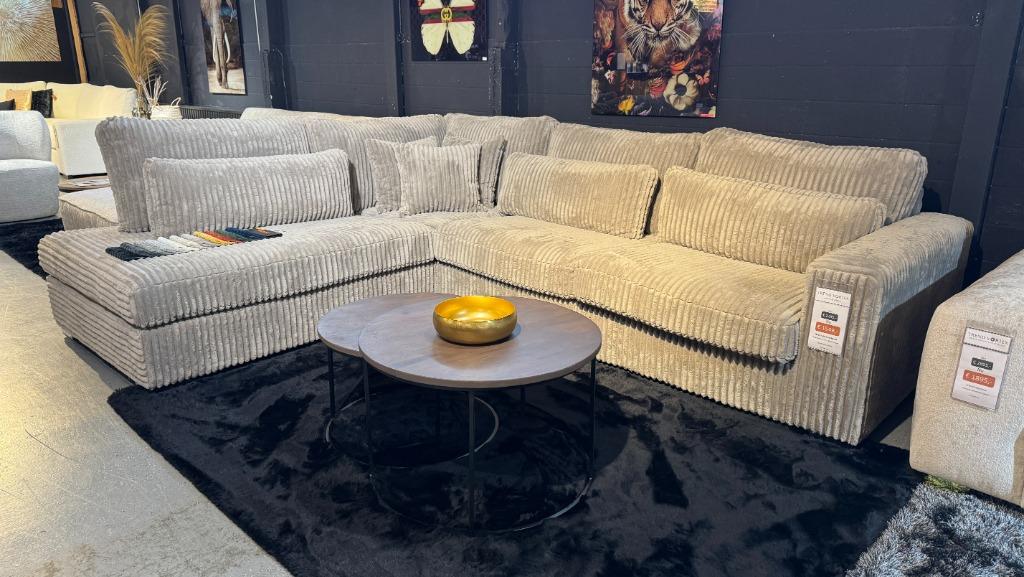 Direct leverbaar | Prachtige ribfluweel hoekbank | Utrecht