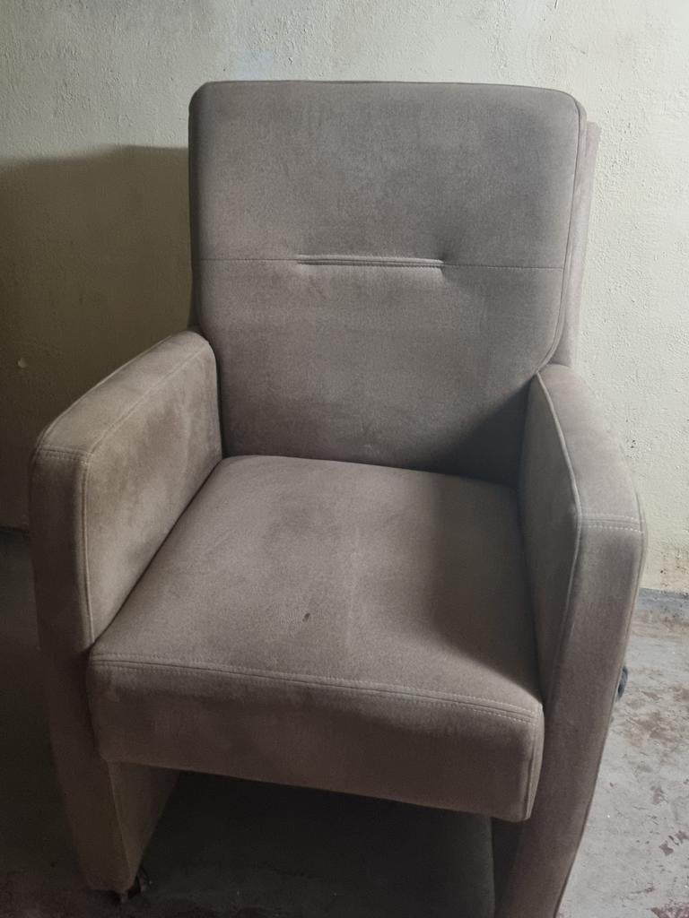 4 Stoelen - 1 met klein brandgaatje, Huis en Inrichting, Fauteuils, Ophalen, Minder dan 50 cm, Gebruikt, Minder dan 75 cm