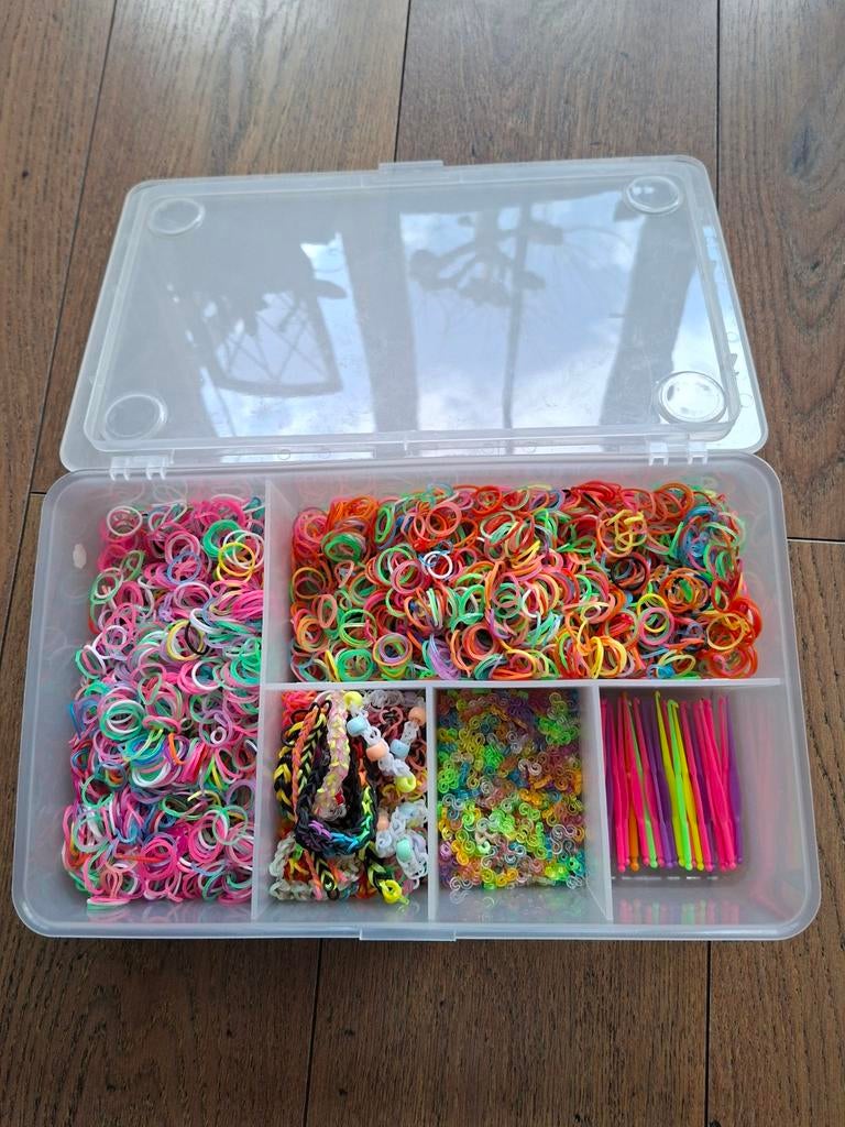 Loom Bandjes Hobby Doos Compleet, Ophalen of Verzenden, Zo goed als nieuw