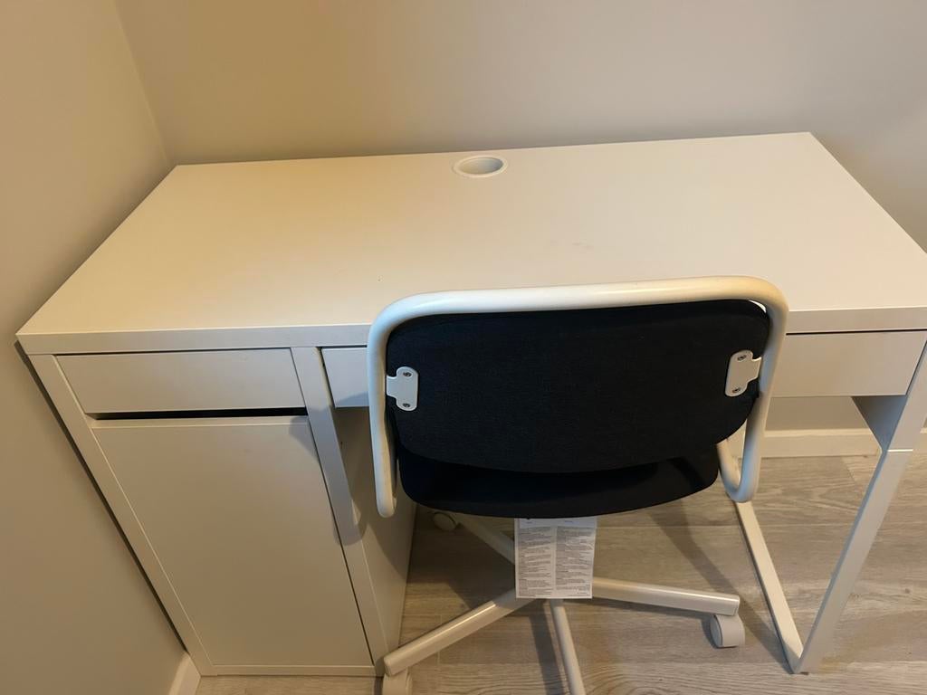 Children ( 6-12 years) study table and chair, Ophalen, Zo goed als nieuw