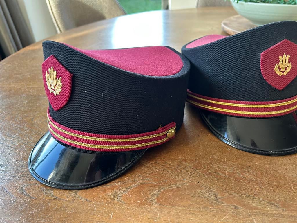 Kolbak fanfare pet hoed Carnaval muziek, Ophalen of Verzenden, Zo goed als nieuw, 60 cm (XL, 7½ inch) of meer